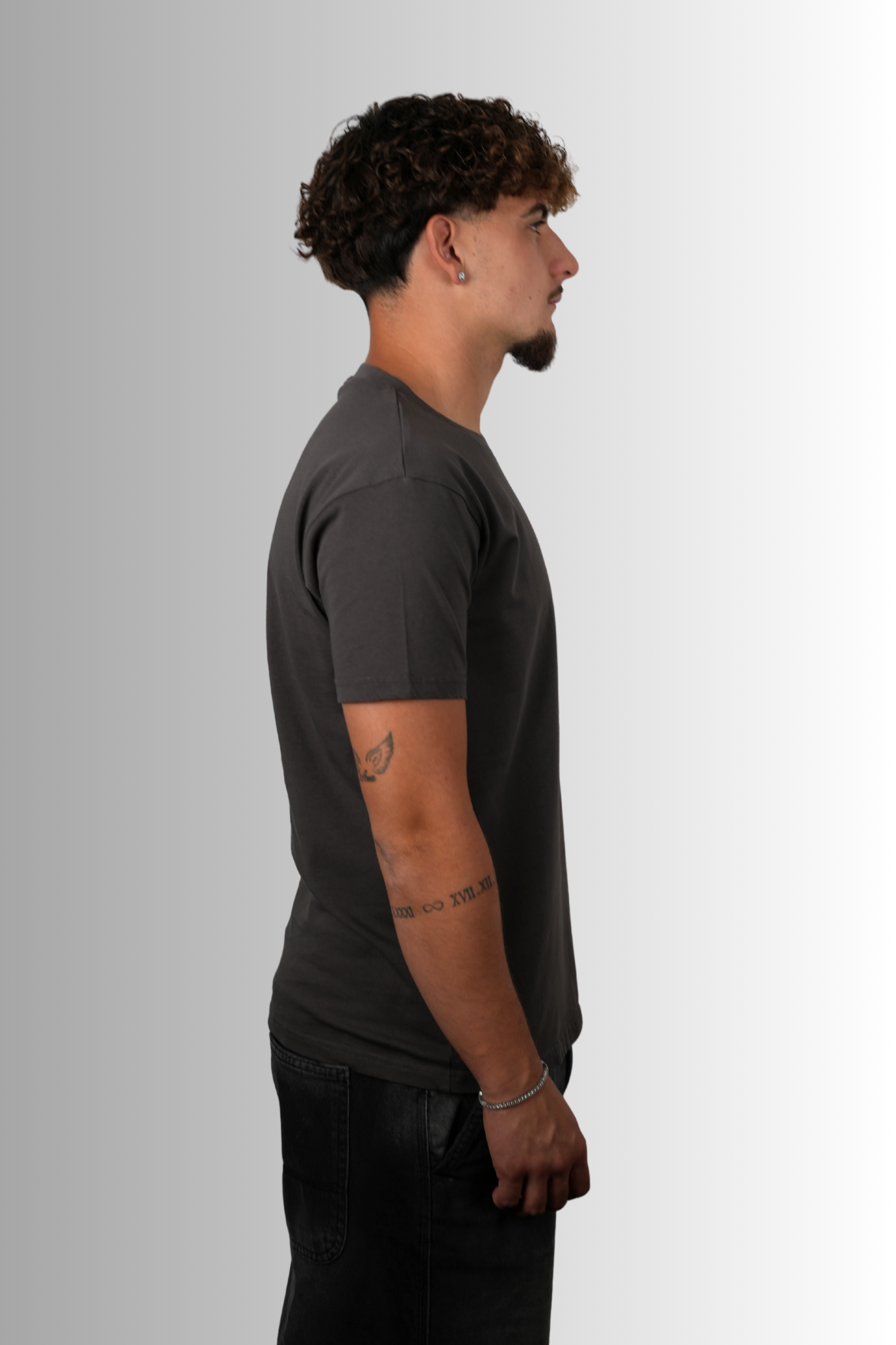 THE W* - Classic Fit T-Shirt