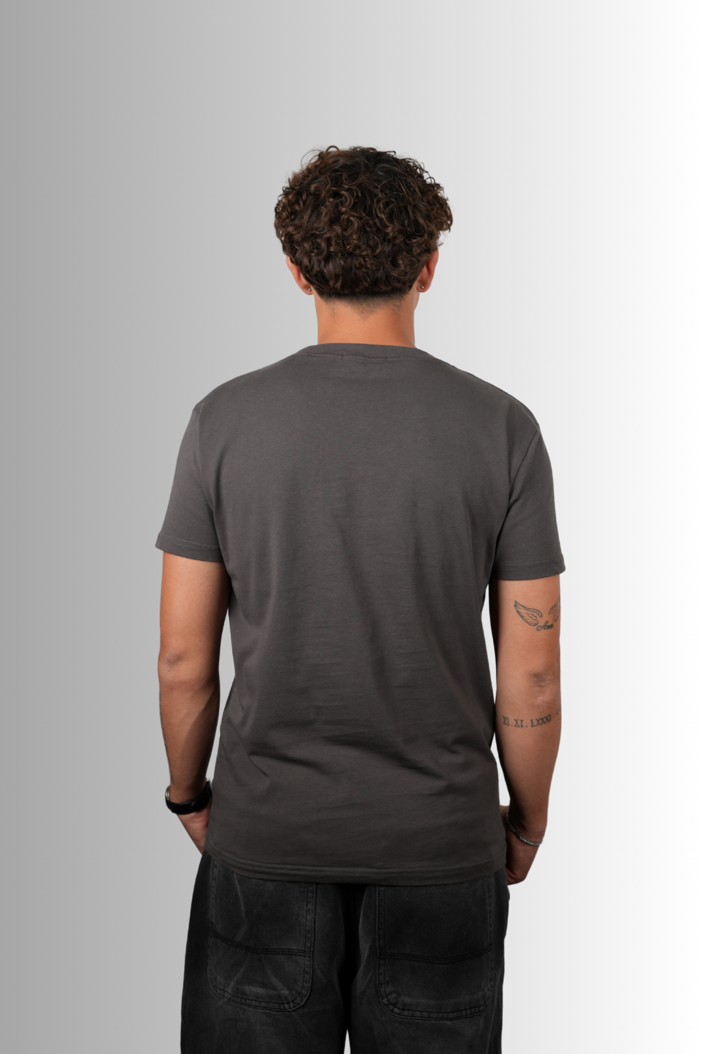 THE W* - Classic Fit T-Shirt
